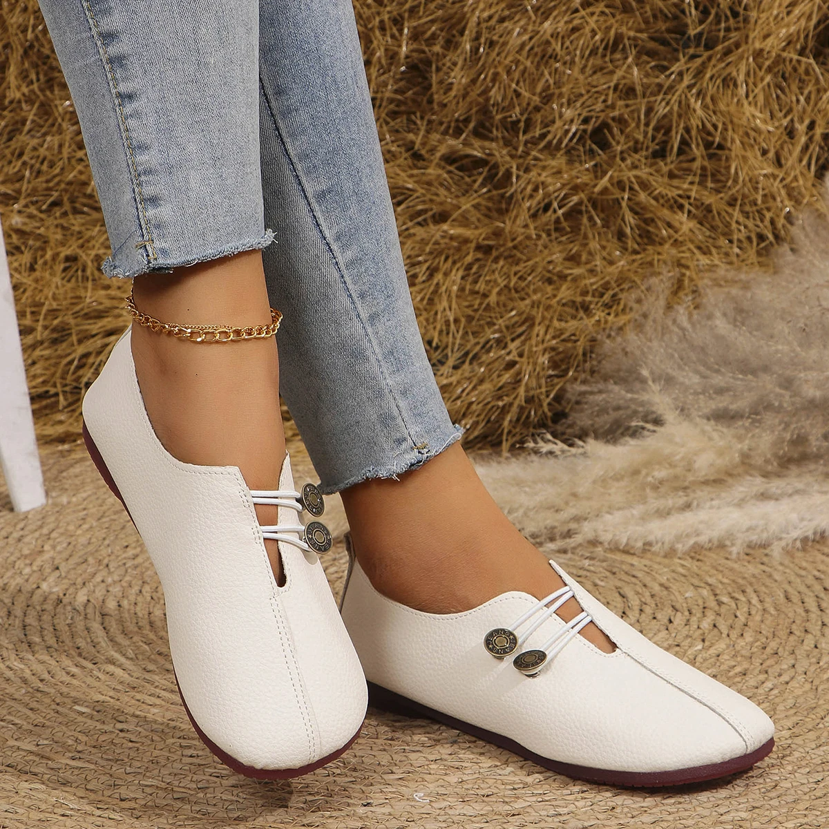 Damen Slip-On Loafer aus weichem Leder, elastischer Riemen mit Metallknöpfen, lässige flache Schuhe für alle Jahreszeiten.
