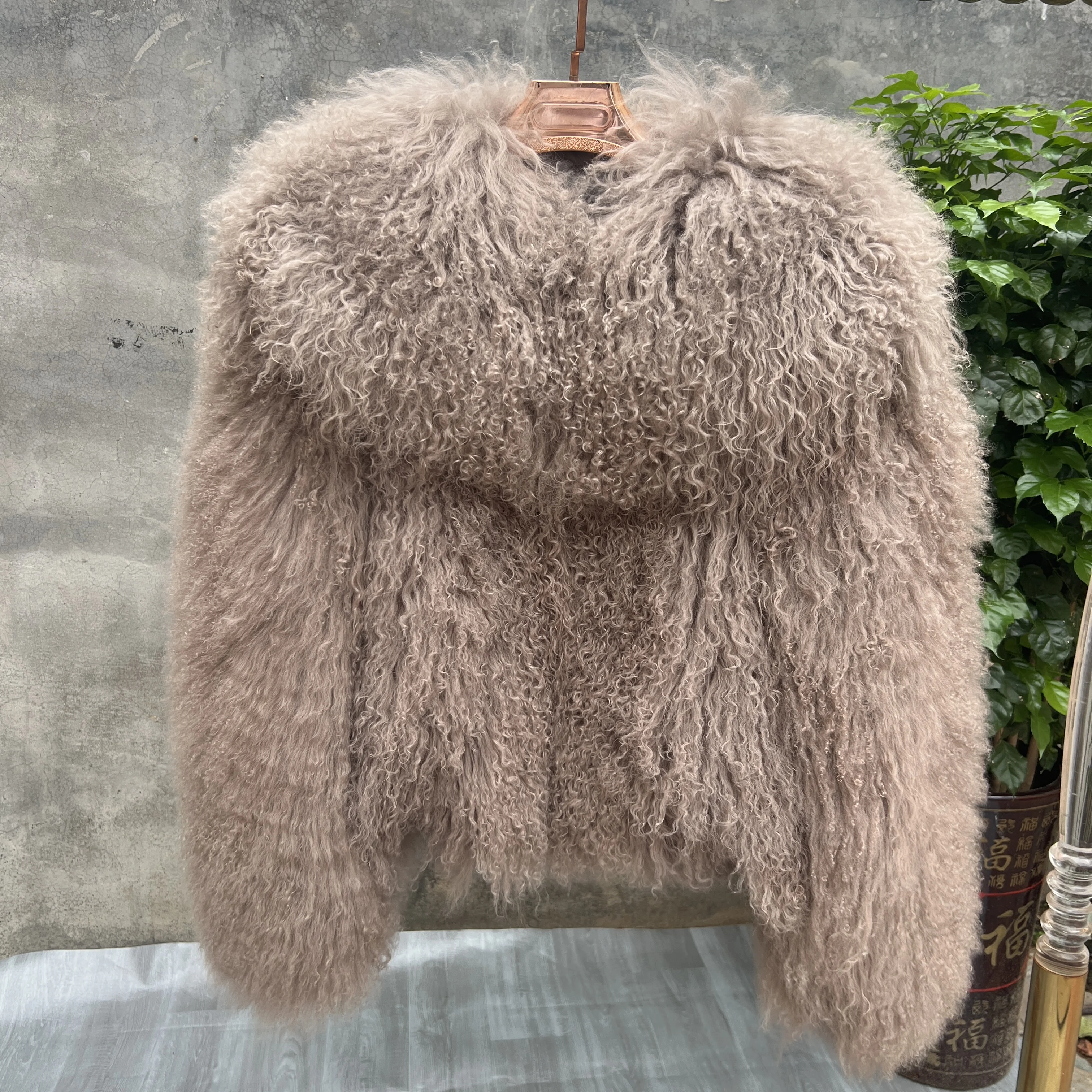 نمط جديد أصلي 100% منغولي من جلد الغنم المدبوغ بياقة كبيرة سترة نسائية معطف شتوي عالي الجودة معطف من جلد الغنم