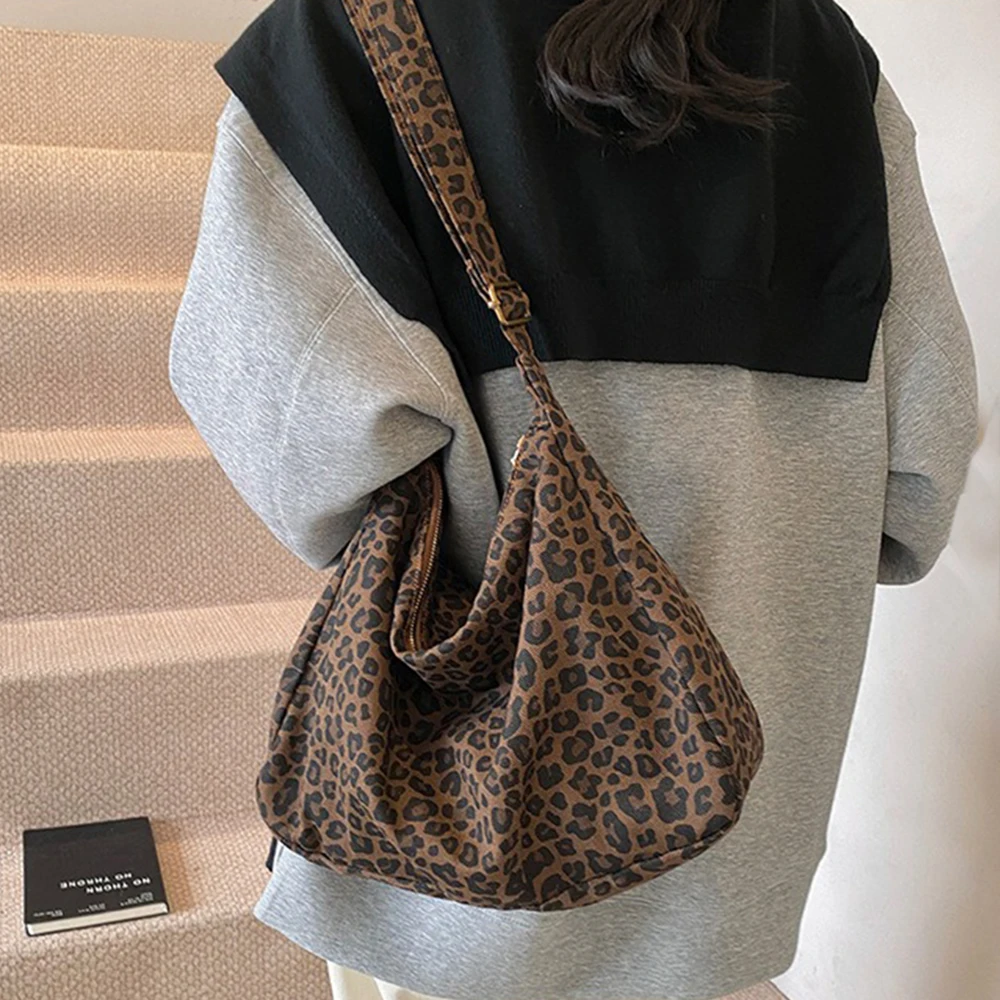 Leopard Shoulder Underarm Bag Tote Bag For Women Trendy Commute Daily Lightweight High-capacity Female Armpit Crossbody Bags