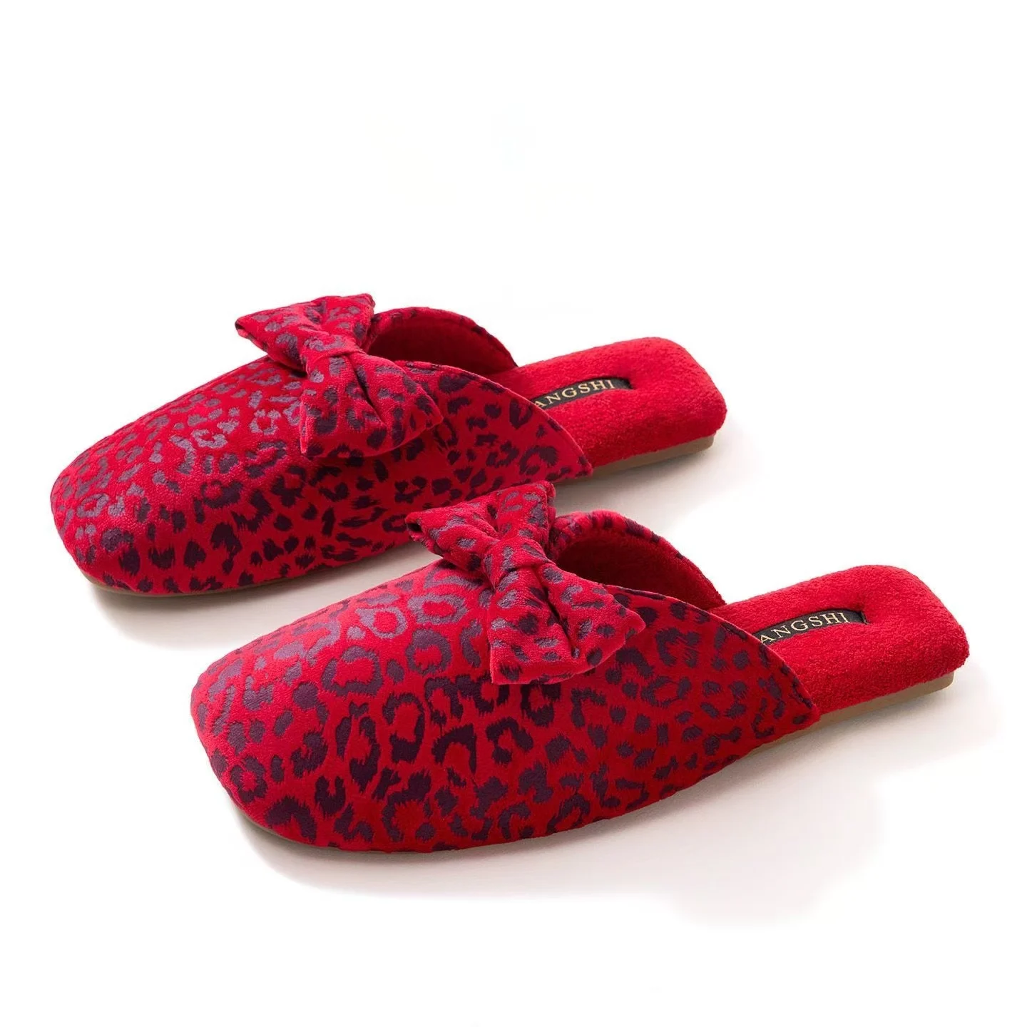 

Женские зимние леопардовые хлопковые тапочки Baotou, высококачественные мягкие подошвы с бантом, сохраняющие тепло, домашние тапочки, бесшумные тапочки на полу