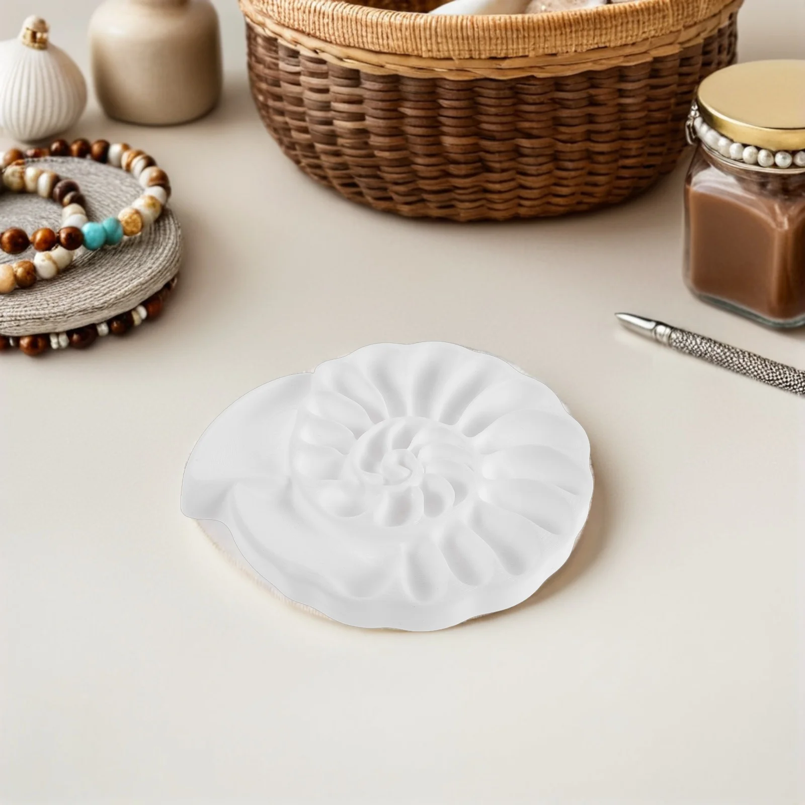 

Art Palette: Ammonite Design White Plastic Paint Mixing Tray For Watercolor Gouache Acrylics Portable Artists Palette For