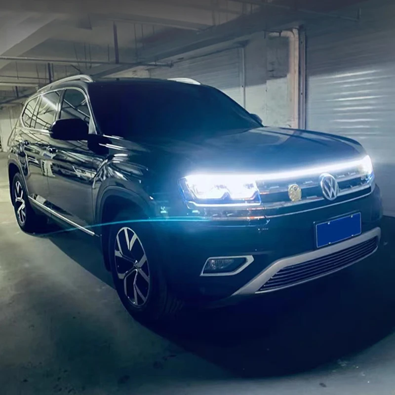 Dynamic scanning of car hood through type daytime running light guide strip and decoration of universal LED turn signal strip