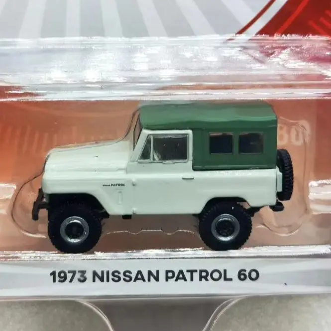 

1:64 Tokyo Torque Series 9-1973 Nissan Patrol 60- Green Top Advanced Collection Ornament Car Models
