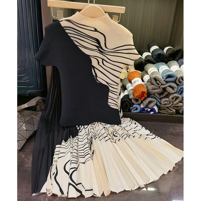 Miyake colorido plissado manga curta camiseta meia saia elástica terno feminino verão simples deslocamento temperamento roupas apertadas