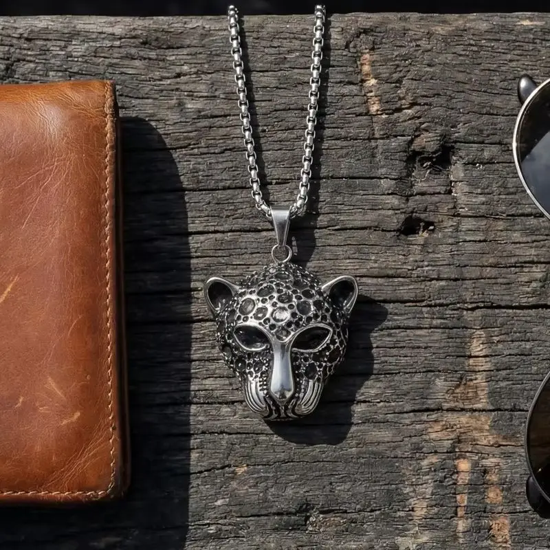 

Silvery Leopard Head Pendant Necklace Inlaid Black Cubic Zirconia Hip Hop Animal Jewelry Gift For Men