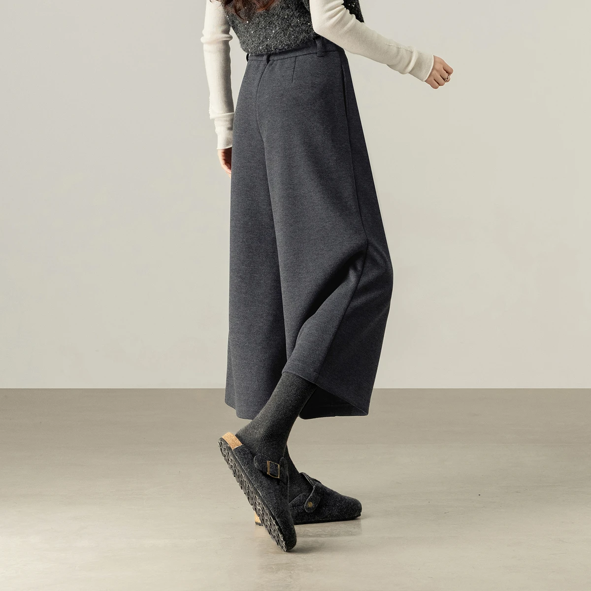 SENTUBILA Commuter Wide Leg Pants Women 2025 Winter Knitted Elastic Waist Solid Long Trouser Losse Warm Women Clothes 154KD5021