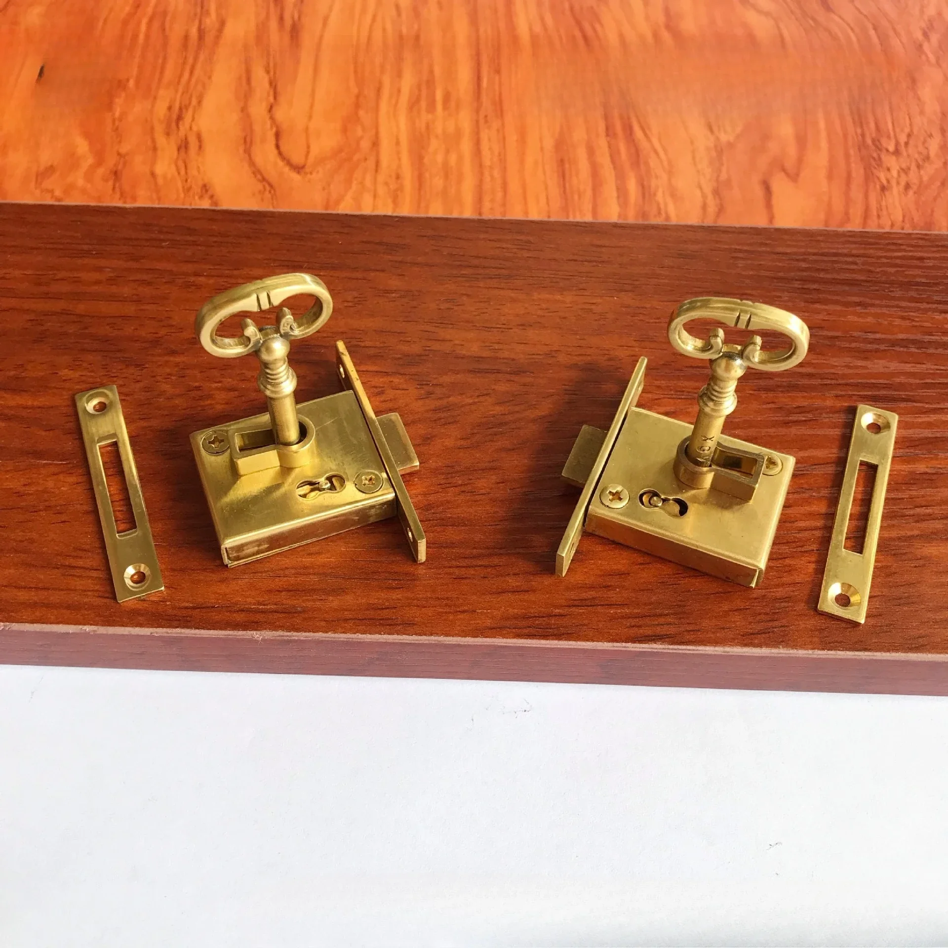 Classic Antique Brass Cabinet Drawer Case Box Lock With Scepter Key