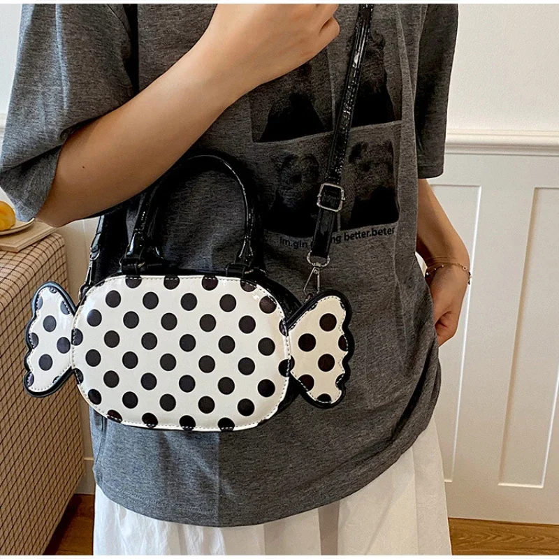 Ausgefallene Bonbon-Bartform Gepunktete Crossbody-Schultertasche, Damen-Umhängetasche, Leichte Handytasche, Niedliche Farbkontrast-PU-Handtasche – Detail 23