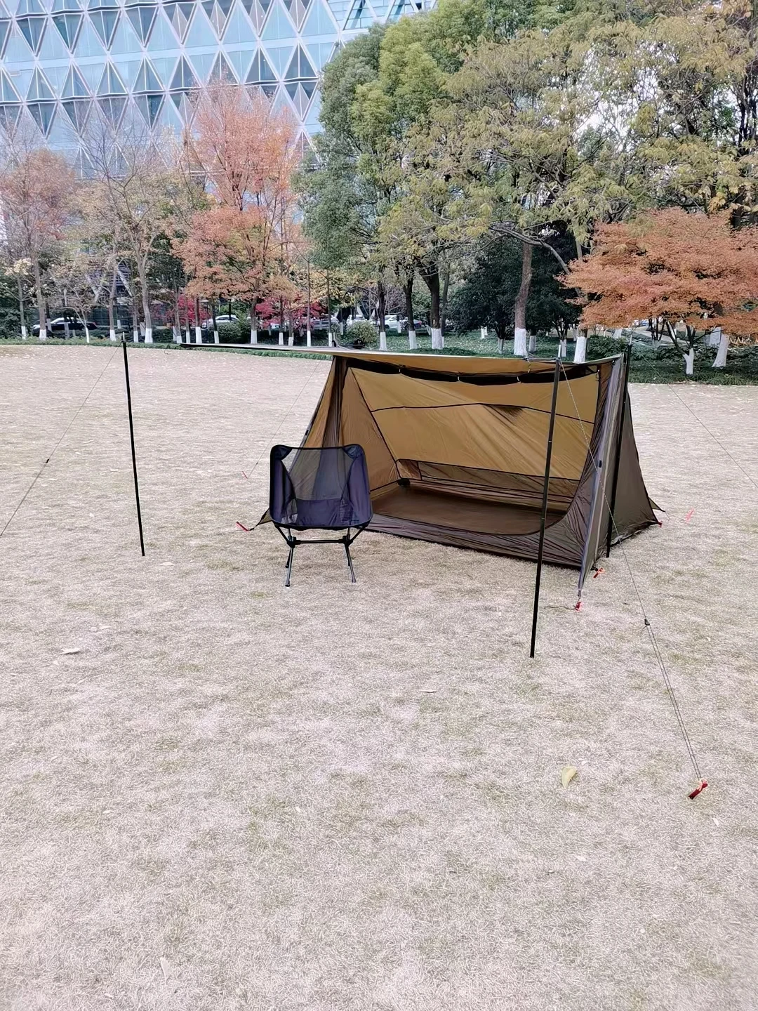 خيمة Bivy خفيفة لشخص واحد، خيمة الظهر لشخص واحد مقاومة للماء من السيليكون خفيفة الوزن للتخييم والمشي لمسافات طويلة، بدون عمود الرحلات