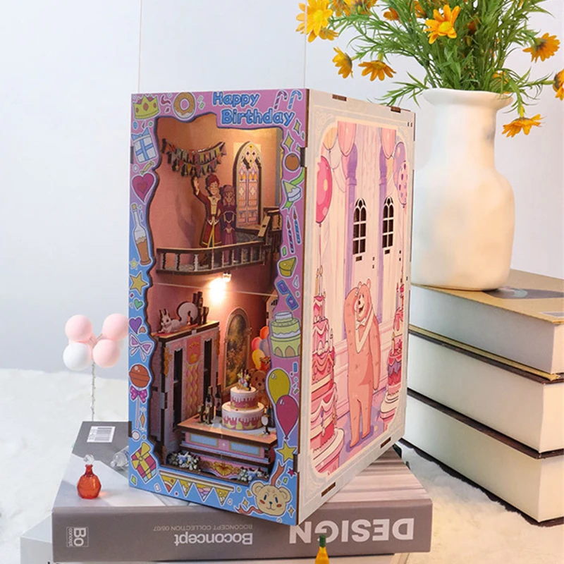 DIY หนังสือไม้ Nook ชั้นวางชุดเค้กวันเกิดแฮปปี้ Miniature ชุดชั้นวางหนังสือ Light Bookend สําหรับของขวัญเพื่อน