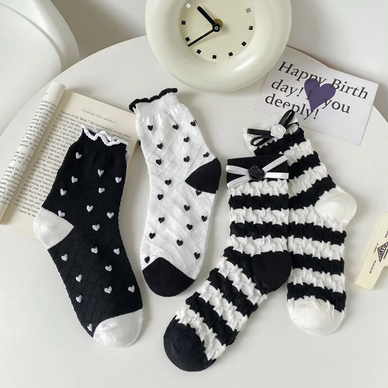 

1 Pair Cute Love Heart Women Socks Striped Print Bow Japanese Fashion Breathable Soft White Black Socks Elegant Ladies Short Sox