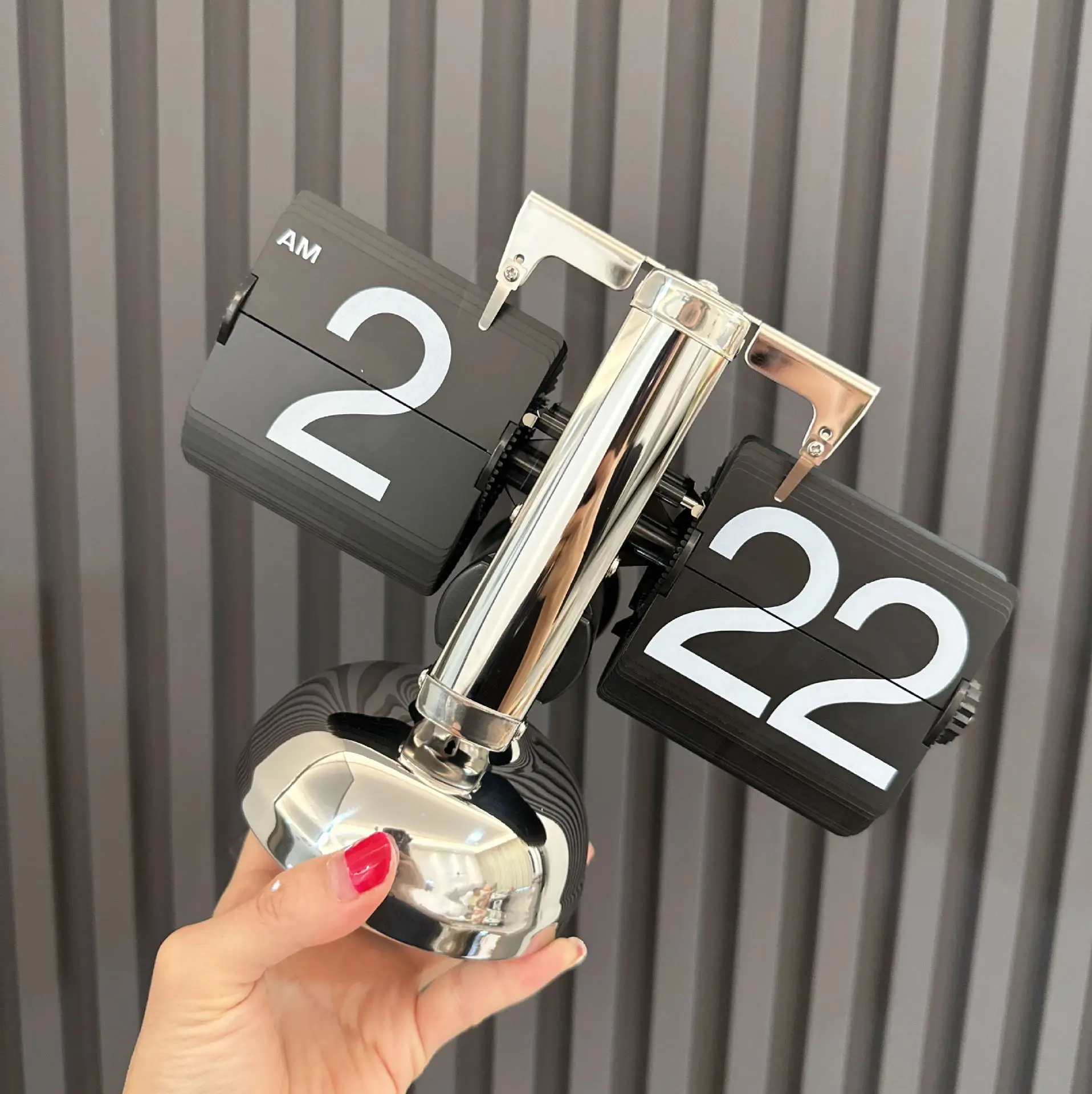 Factory Cross Border Creative Automatic Flip Clock Vintage Simple Home Living Room Desk Clock Small Balance Mechanical Flip