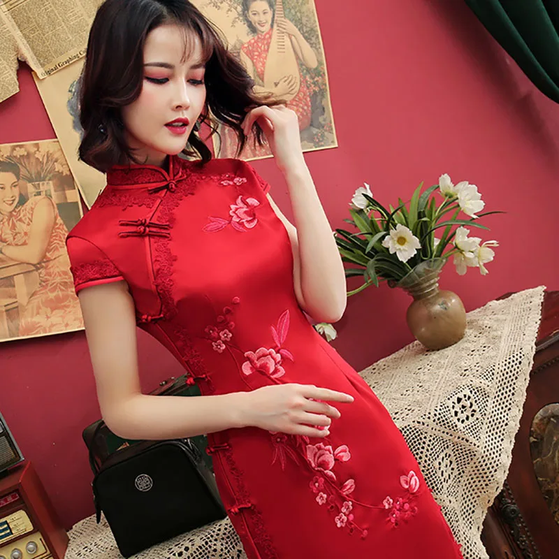 

2023 Silk Embroidered Maxi Improved Cheongsam Elegant Banquet Qipao Chinese Style Evening Bridesmaid Wedding Dress for Women