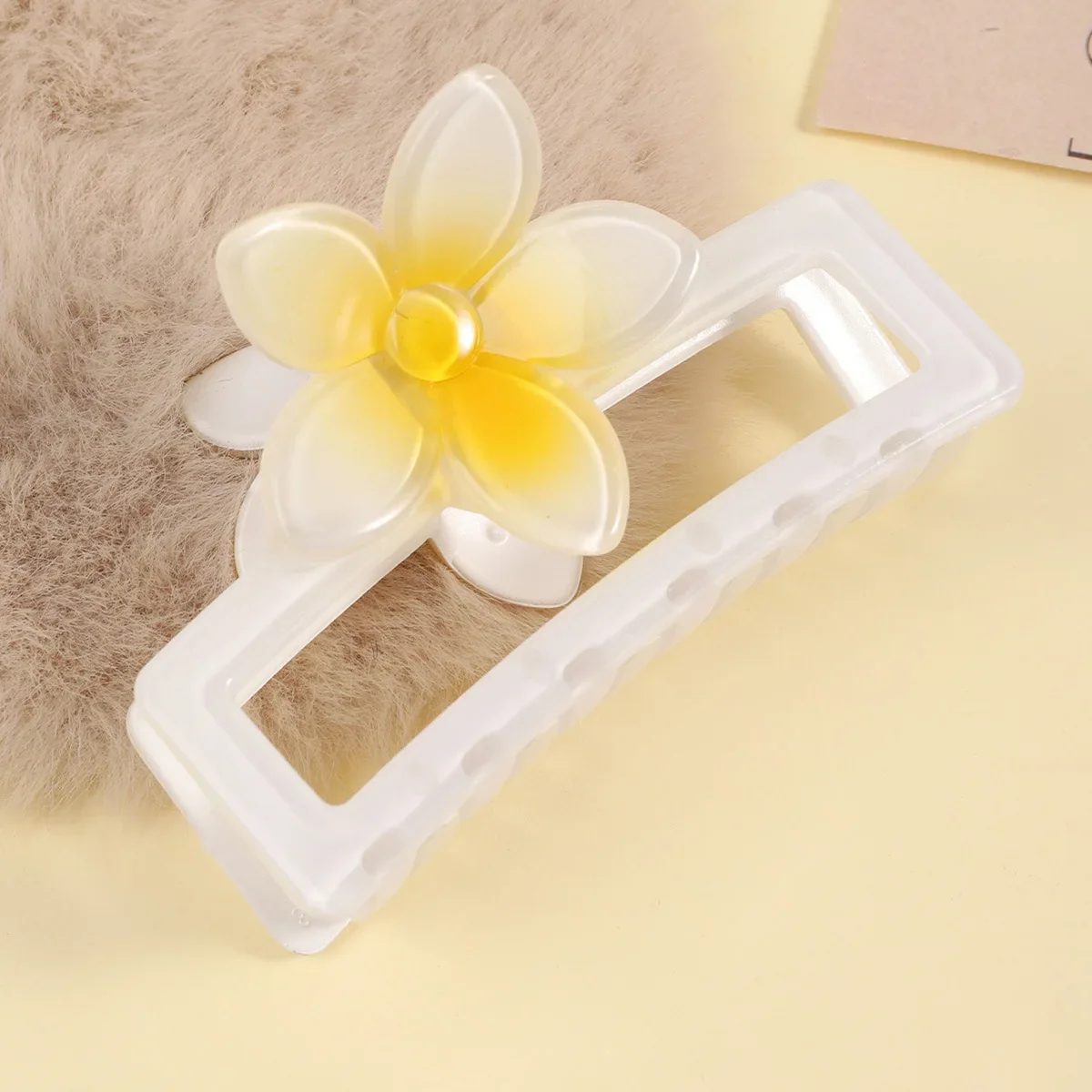 Summer New Square Egg Flower Hair Claw - Gradient Dopamine Sweet Hair Accessory for Back-of-Head Updo Shark Clip
