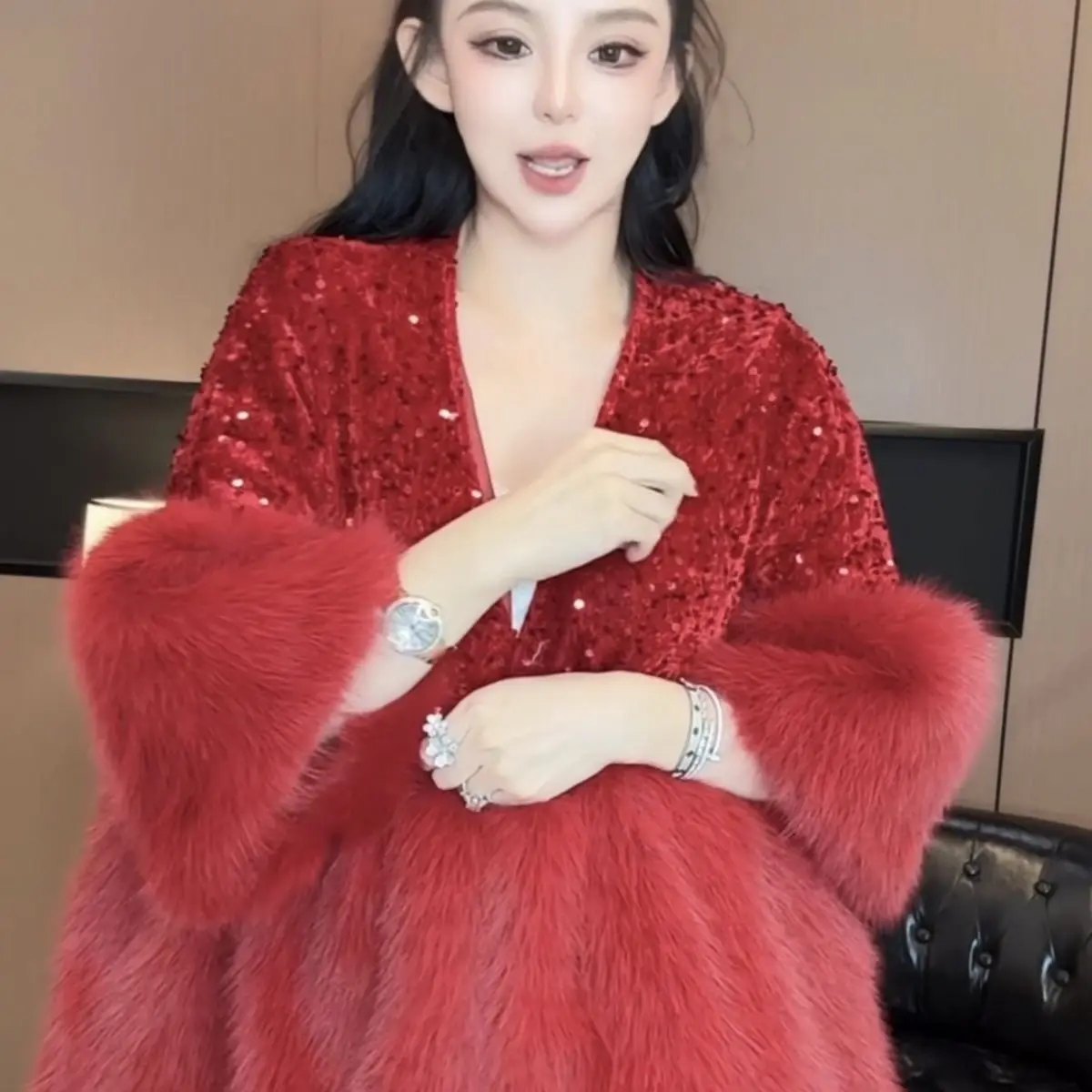 2025 Autunno Inverno Con Scollo A V Pesanti Paillettes Toca Giacca di Pelliccia Delle Donne Alla Moda Dimagrante Capodanno Rosso Lucido Cappotto di Pelliccia Cappotto Femminile