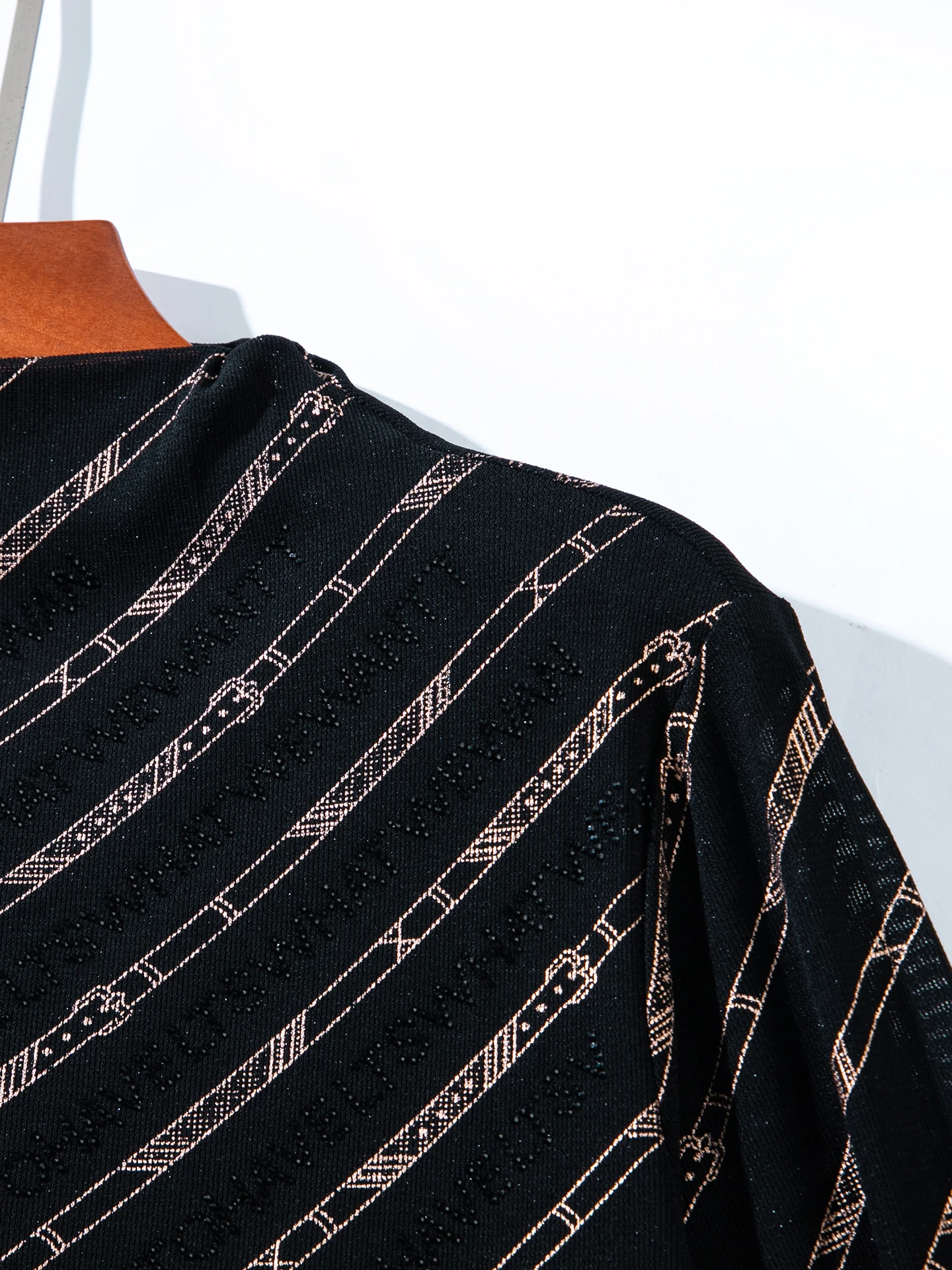 Roupa de outono jovem e moderna, nova camisa base de malha elástica de alta qualidade estilo ocidental para mulheres – camiseta versátil para reduci