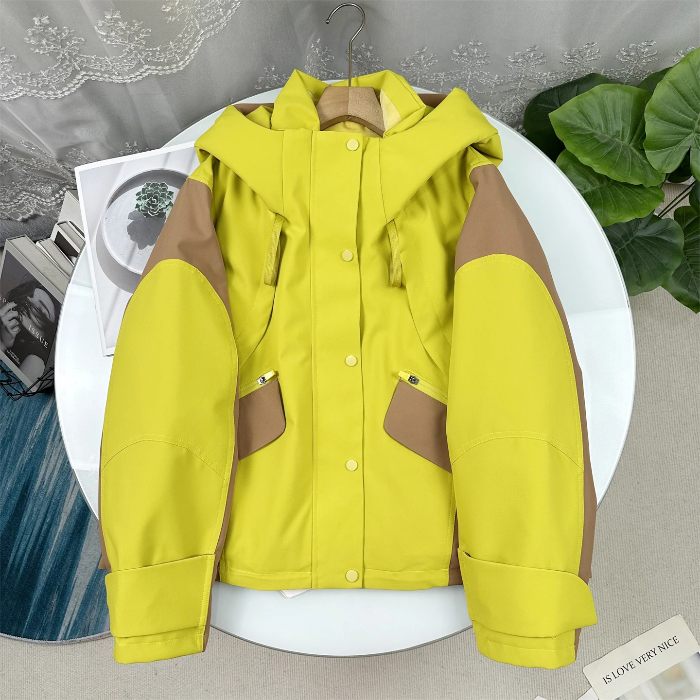 

Женская пуховая куртка с капюшоном для активного отдыха, с наполнителем из гусиного пуха, коллекция Зима 2025, теплая, на молнии