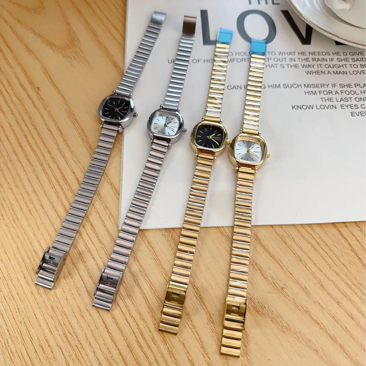 カレッジスタイル腕時計女性学生韓国語バージョンシンプルな気質小さなダイヤルスクエアレディース多用途ファッションクォーツ時計