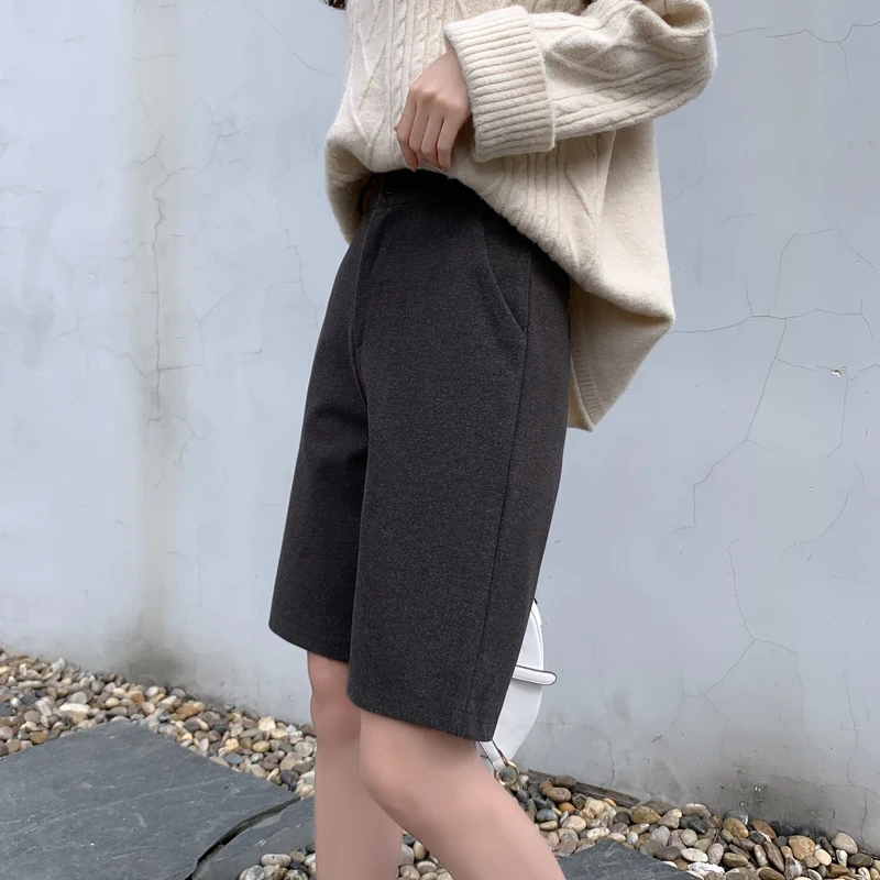 BGTEEVER Stylish Pockets Women Woolen Shorts Autumn Winter Loose Female Warm Shorts