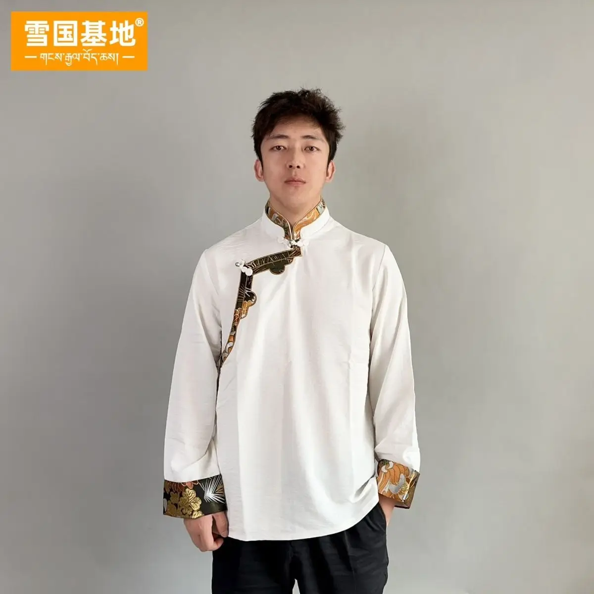 2026 Herrenoberbekleidungshemd im tibetischen Ethno-Stil mit Stoffstickerei