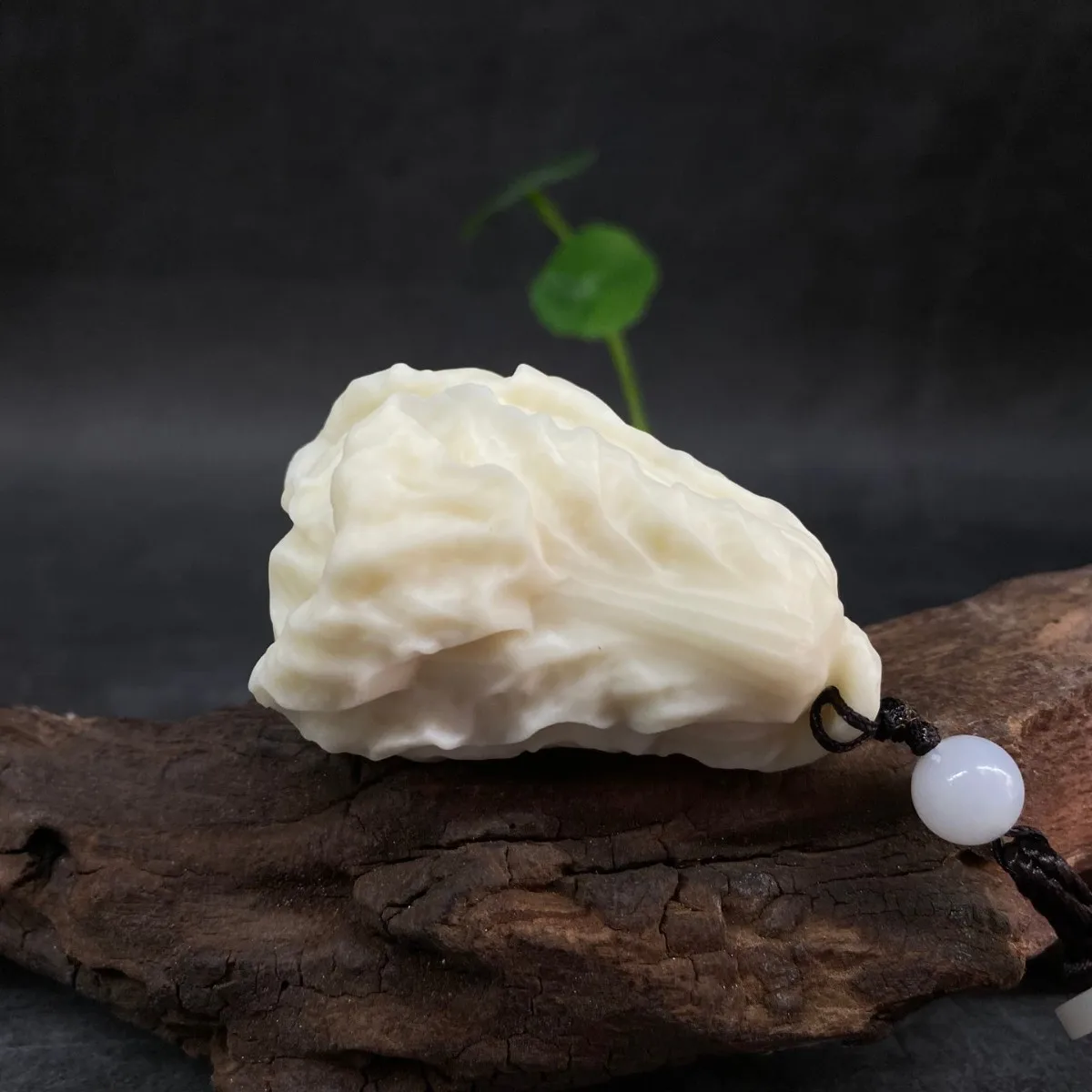 Ivory Nut Creative Carved Cabbage Wealth Ornament Car Hanging Decor Wenwan Tea Pet Hand Piece Craft