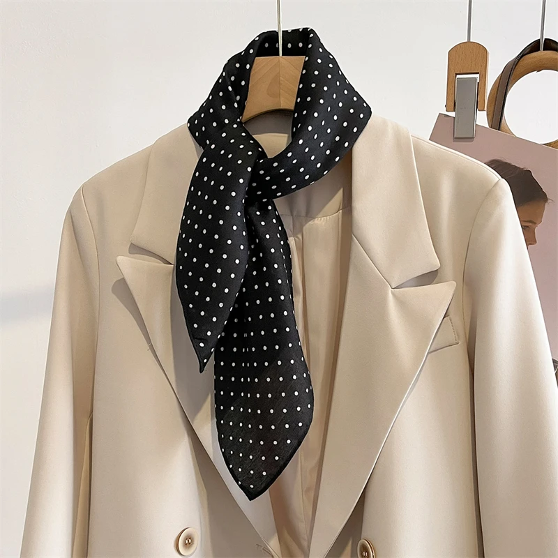 2025 الصيف أنيقة النساء 68 سنتيمتر القطن الشعور مربع الشعر وشاح نقطة طباعة الشاطئ الشالات الحجاب شال يلتف باندانا Echarpe