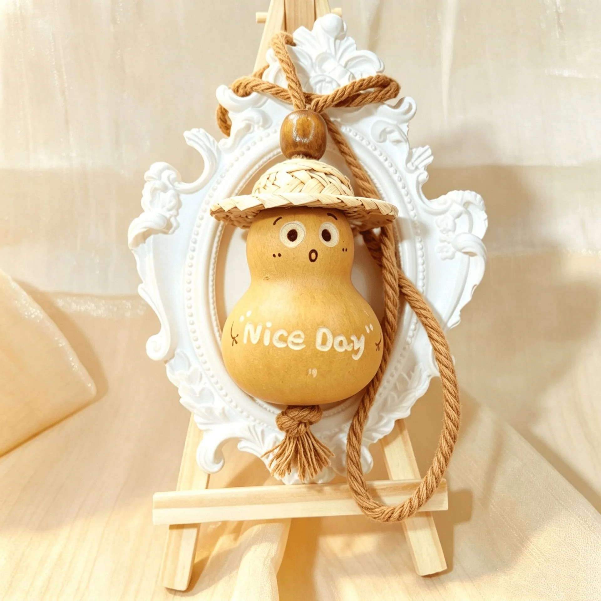 Handmade Natural Gourd Car Hanging Ornament with Mini Straw Hat, Cute Calabash Bag Charm, Feng Shui Decor, Unique Gift