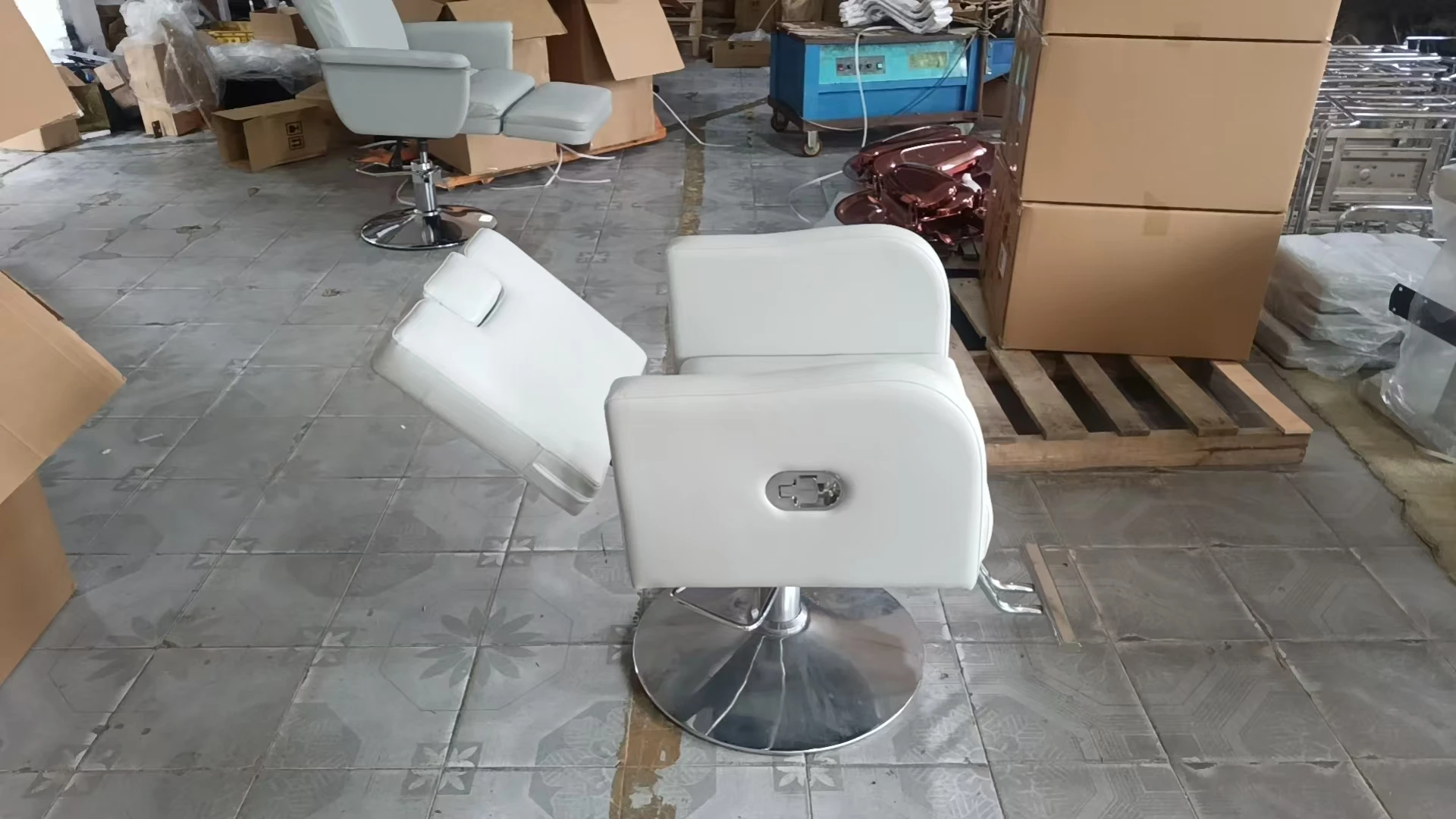 Hot Selling Wholesale Salon Furniture Modern Synthetic Leather Barber Chair with 360 Degree Rotation