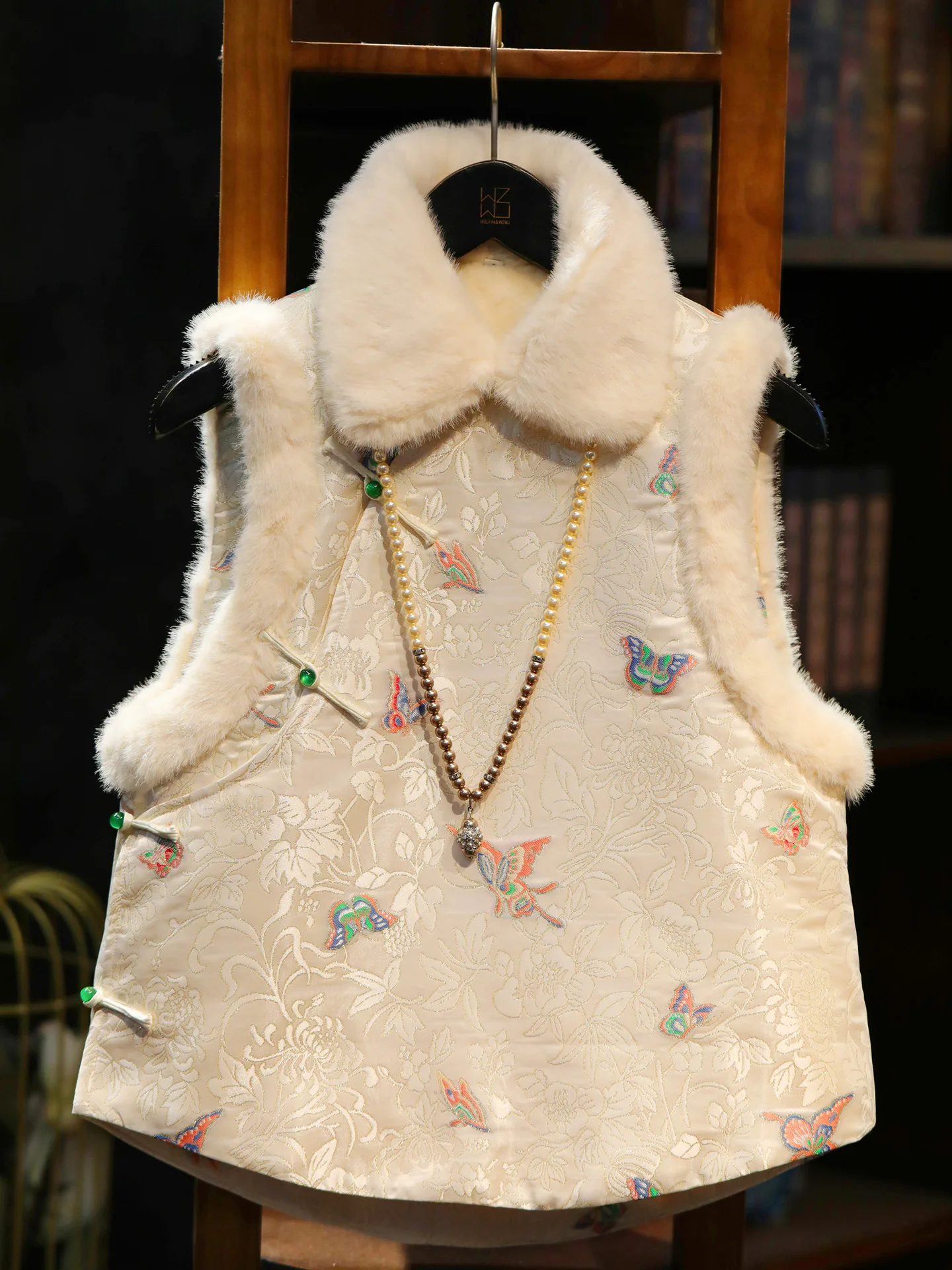 

Новый китайский жилет Sli для женщин, осенне-зимняя верхняя одежда в стиле Тан, модная одежда для церемонии Нового года Кролика