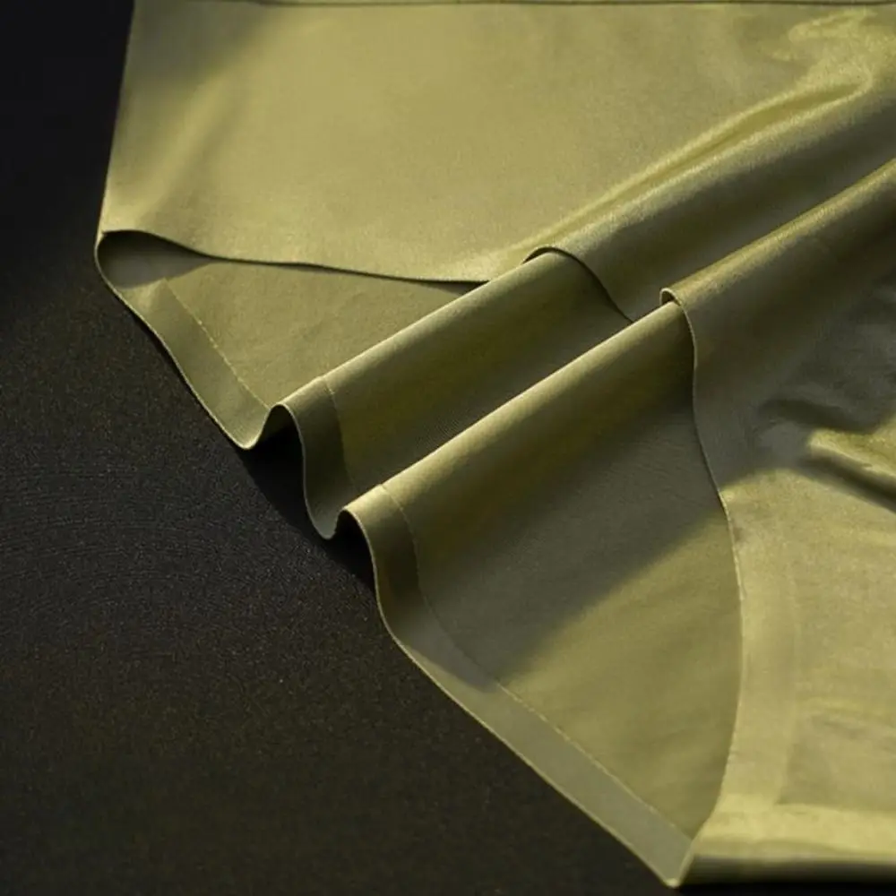 Einfarbige, dünne Sommer-Satin-Slips für Herren, atmungsaktive Unterhosen aus Eisseide, schlichte, schnell trocknende, nahtlose Unterwäsche für Herren, Sommer – Detail 6