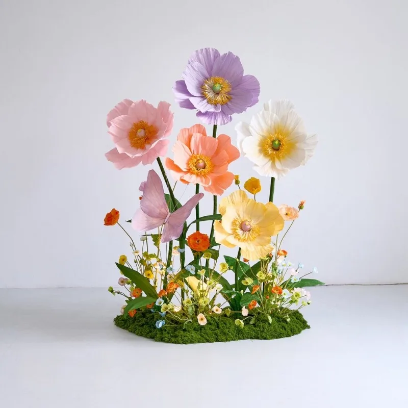 wedding arrangement giant hand-kneaded paper beauty Chen landscaping butterfly Internet celebrity clock in background