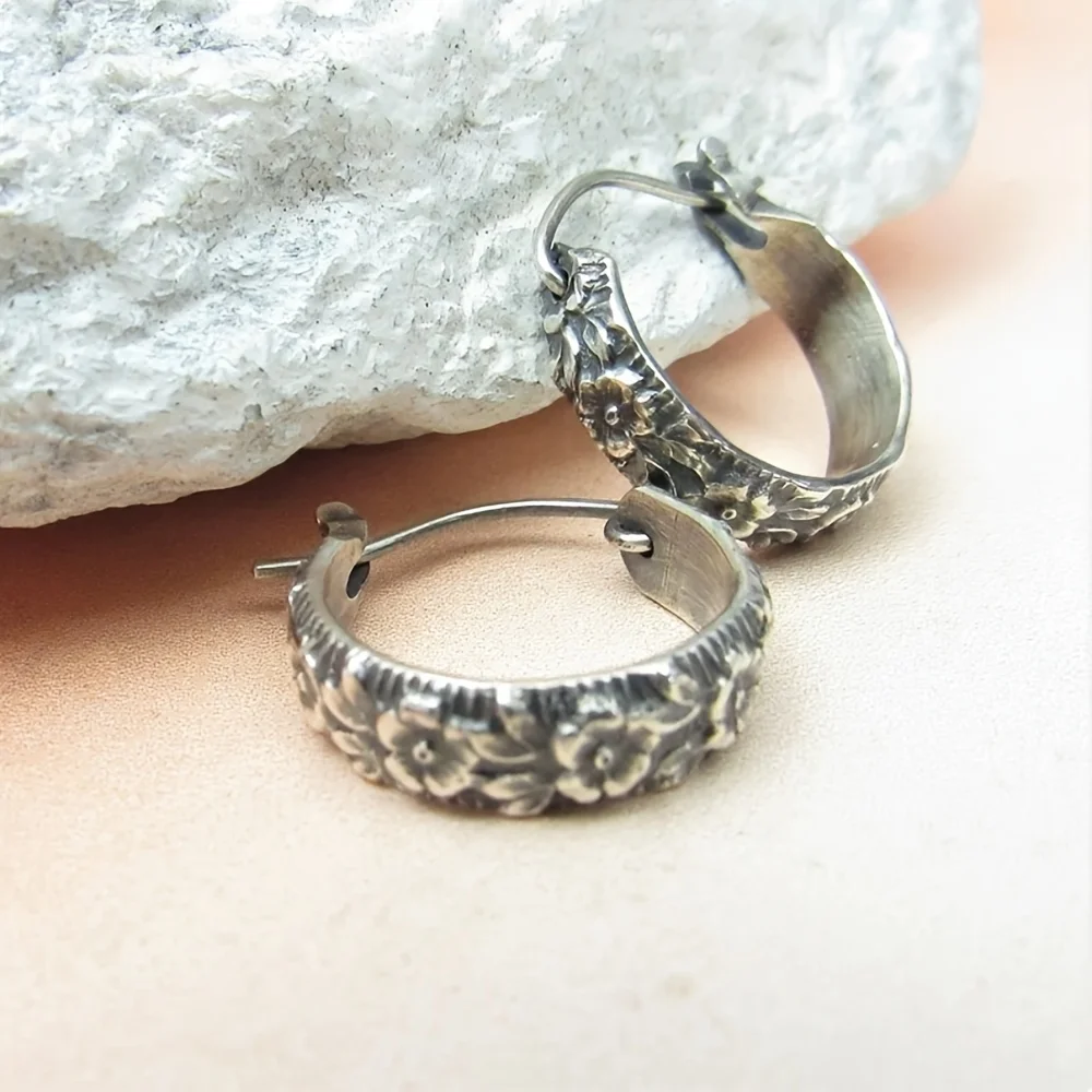 1 par de pendientes pequeños y exquisitos, pendientes florales modernos, diseño clásico, adecuados para pendientes de novia.