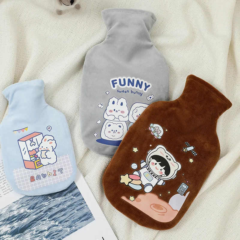 

1pcs Random Cartoon Cute Hot Water Bottle Thickening Explosion-Proof Leak Proof PVC Warming Hand Water Bag Home Warming Supplies