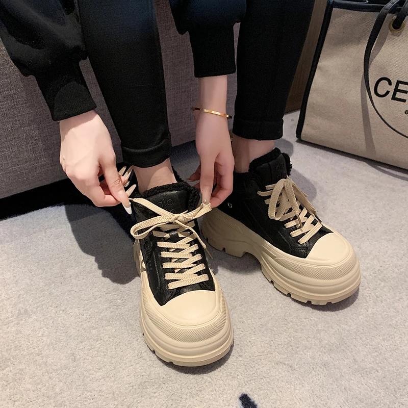 النساء أحذية الثلوج جديد الشتاء عالية أعلى أفخم الأحذية القطنية الدافئة 7 سنتيمتر سميكة وحيد المضادة للانزلاق في الهواء الطلق حذاء من الجلد مكتنزة حذاء رياضة من الجلد