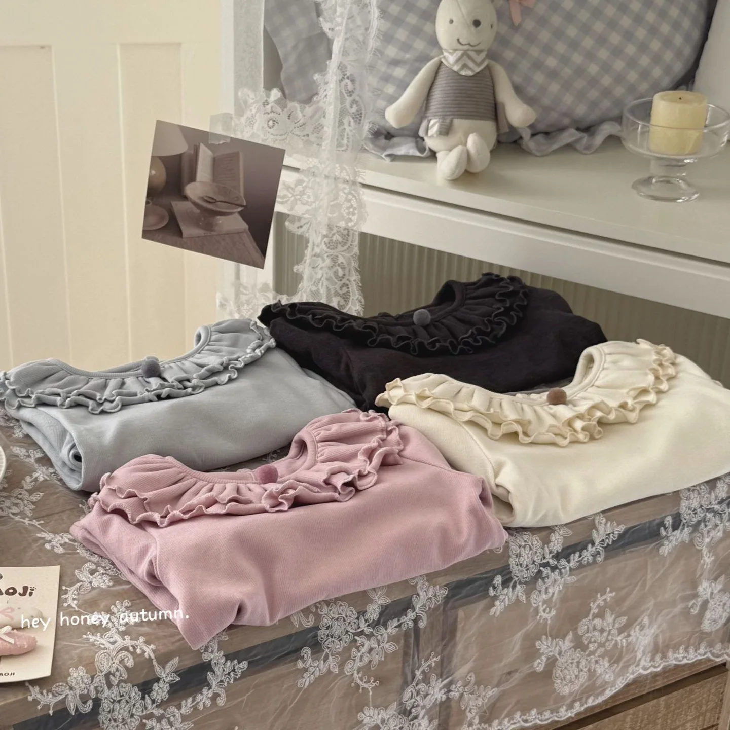 

Girls Peter Pan Collar Ruffle Hem Base Shirt Spring and Autumn Soft Lace Collar Long Sleeved T-shirt Korean Interior