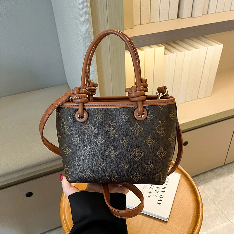 

Женская нишевая эстетичная сумка-ведро 2026, кошелек через плечо из мягкой кожи с завязкой, многосторонняя сумка через плечо для повседневных свиданий