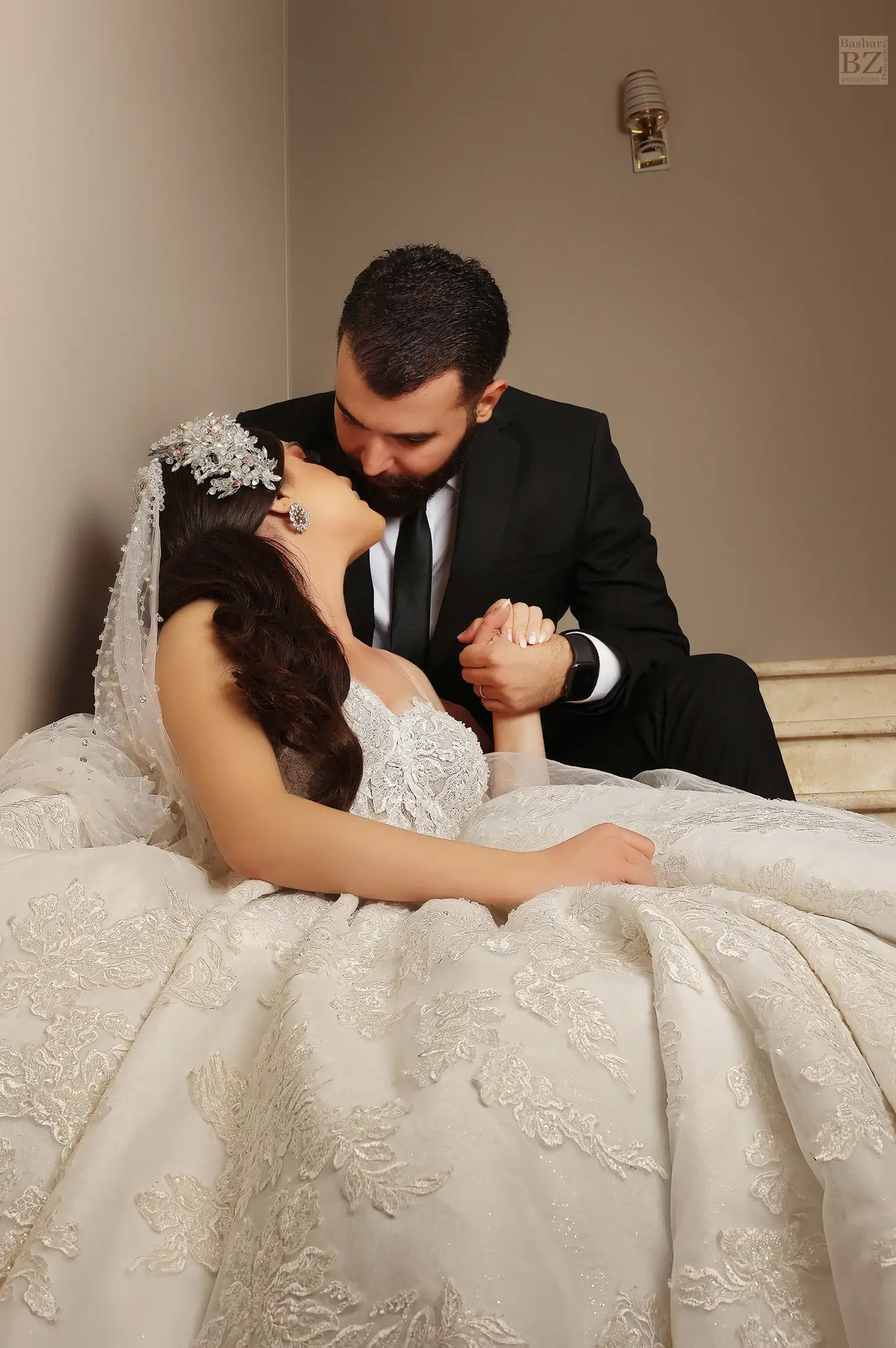 Vestido de novia elegante de Dubái con tirantes finos, traje de novia hecho a medida con apliques de encaje bordado