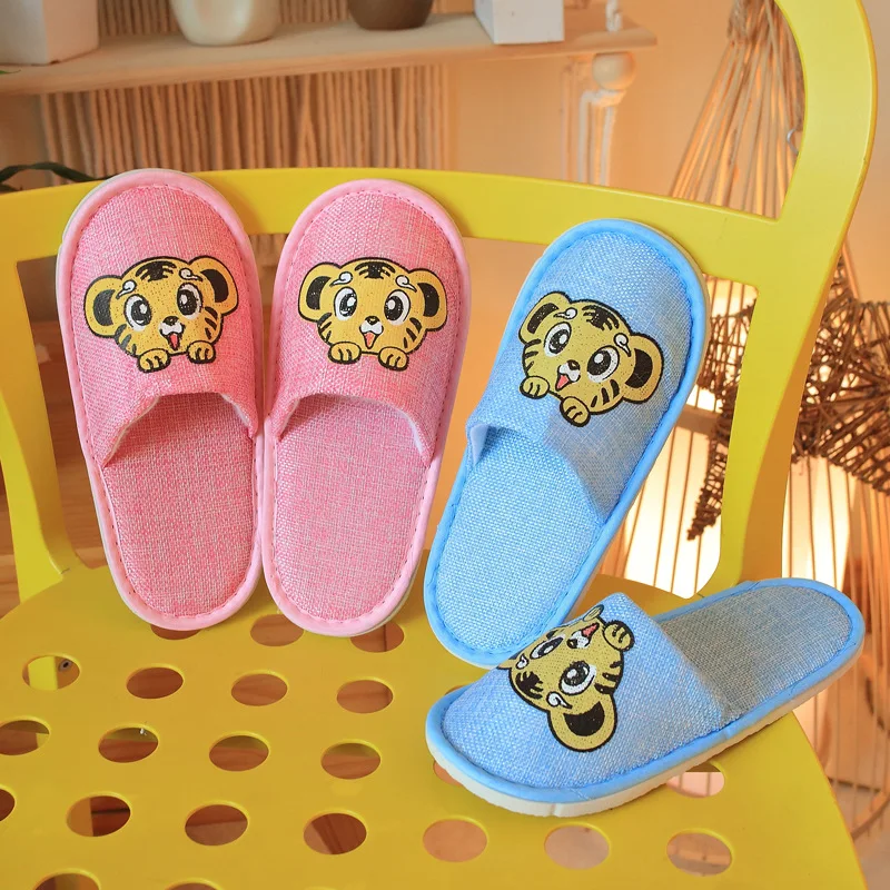 5 Pairs Children\'s Disposable Slippers Hotel Room SPA Portable Closed Toe Cute Slippers Home Guest Kids Baby Indoor Travel Shoes