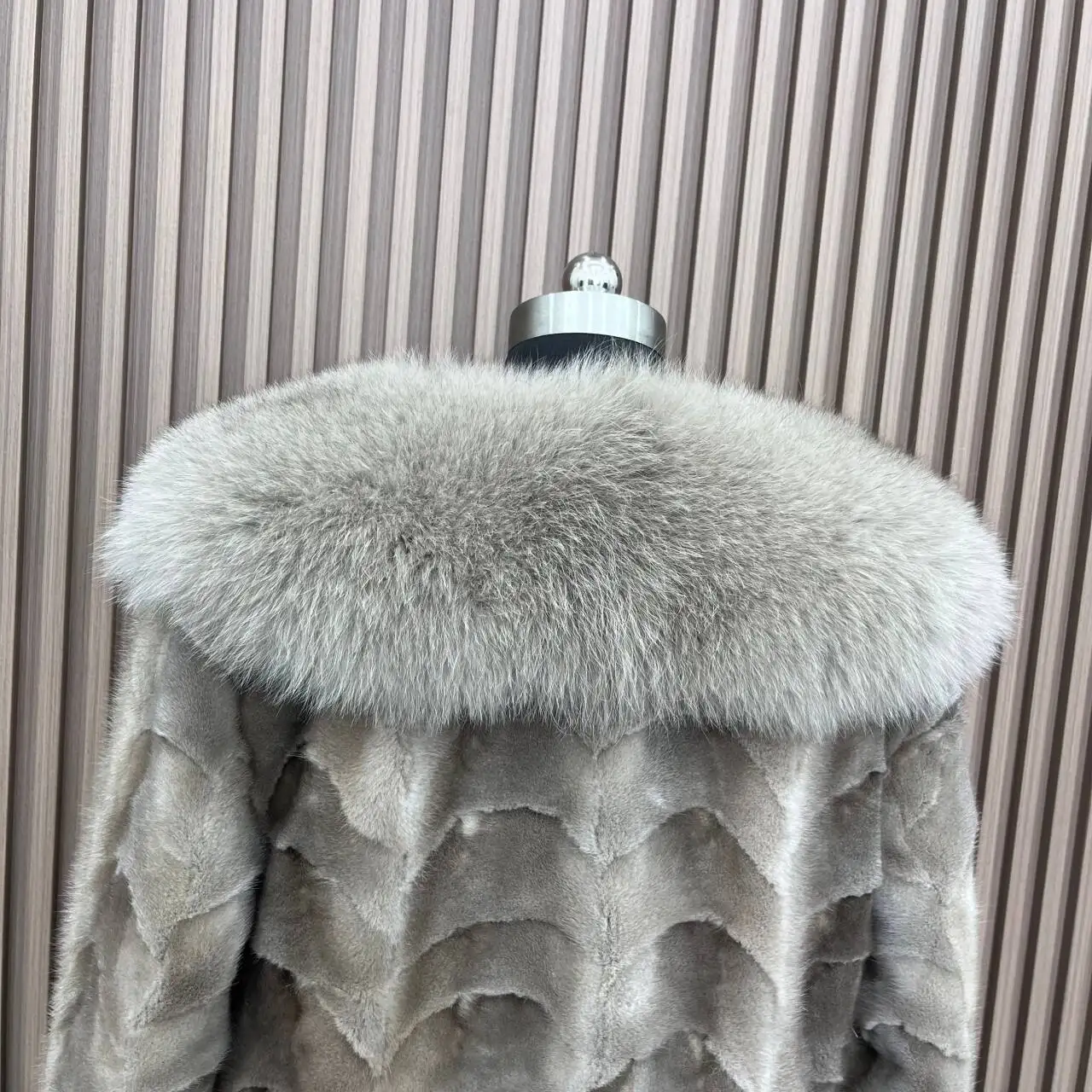 Winter Natural Real Mink Fur Thick Warm Coat With Fox Fur Collar Women Long Style Genuine Mink Fur High Quality Luxury Jacket