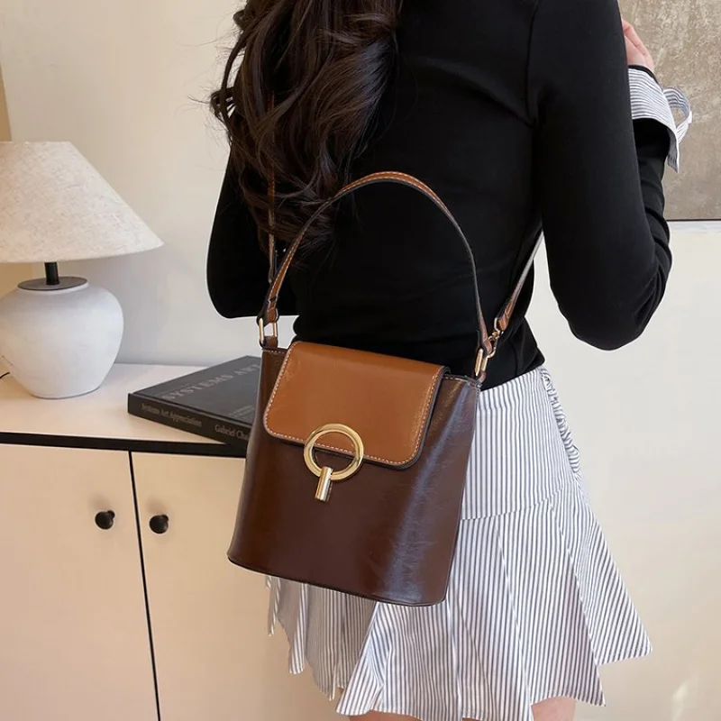 

2025 New High-end Luxury Brand Ladies Leather Shoulder Bag Famous Designer Elegant Simple Paris​