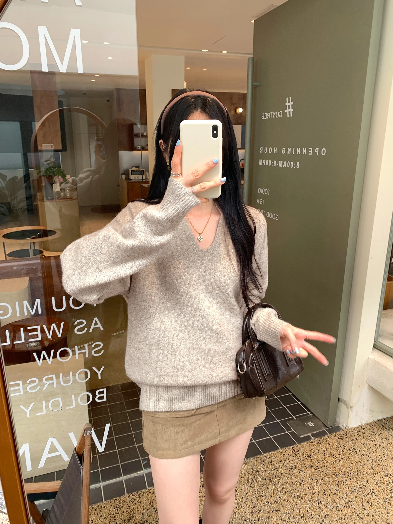 

Korean Style V-Neck Knit Sweater Women's Loose Casual Inner Wear Top Breathable Polyester Fiber Long Sleeve Autumn Winter New