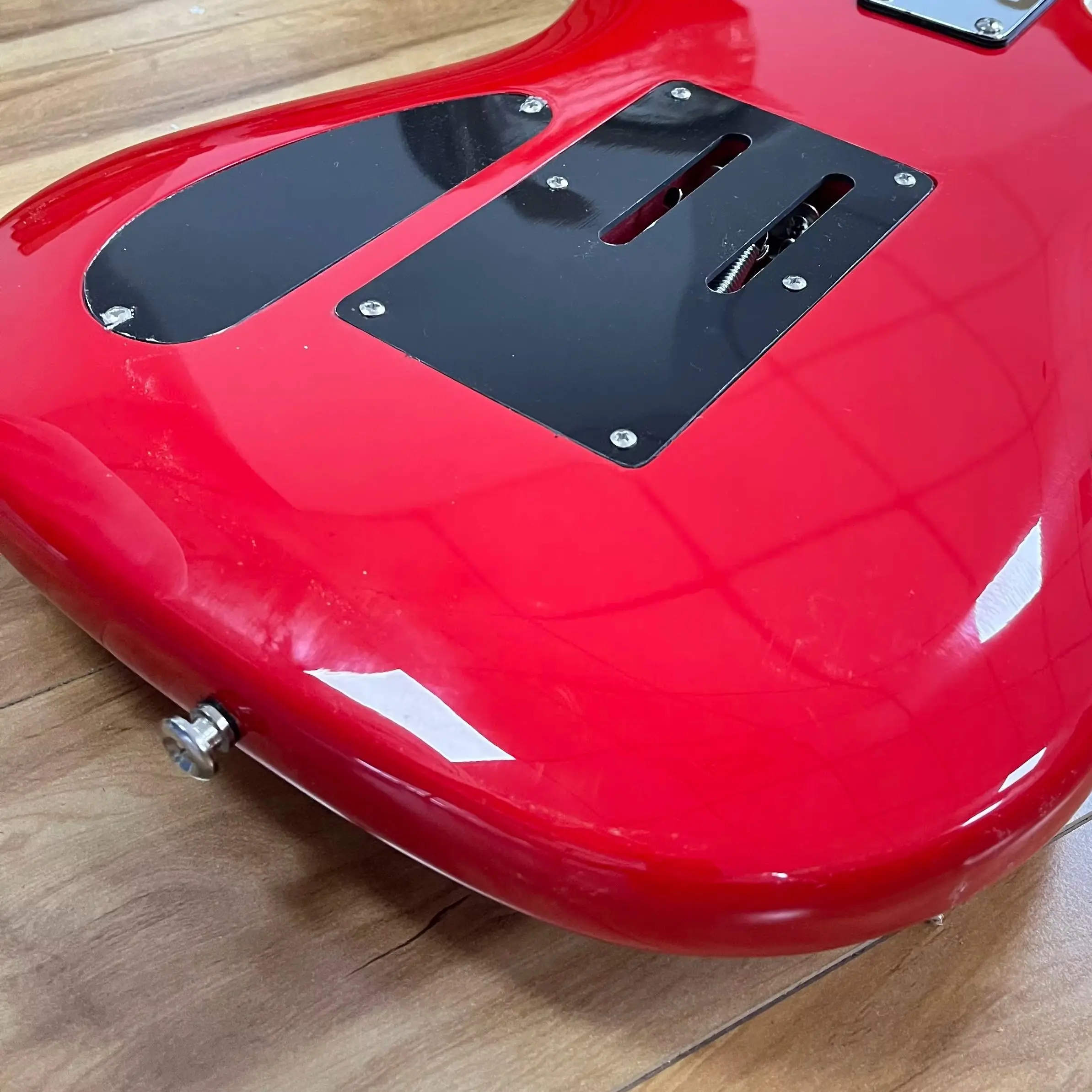 Red Surf Sticker Electric Guitar 6-String 22 Frets Floyd Vibrato System Maple Neck Fast Delivery Free Shipping Free Shipping