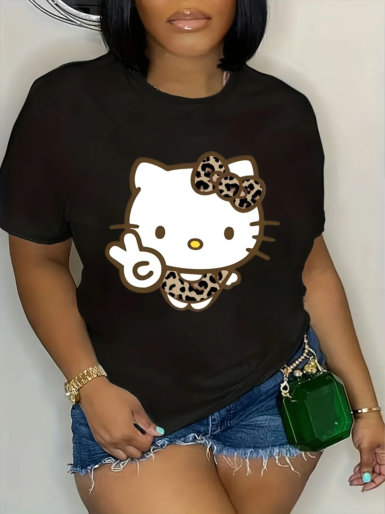 

Hello Kitty Graphic Printing Summer Autumn Winter Cotton Men's and Women's T-Shirts Short Sleeves Luxury Outdoor Sports Brand