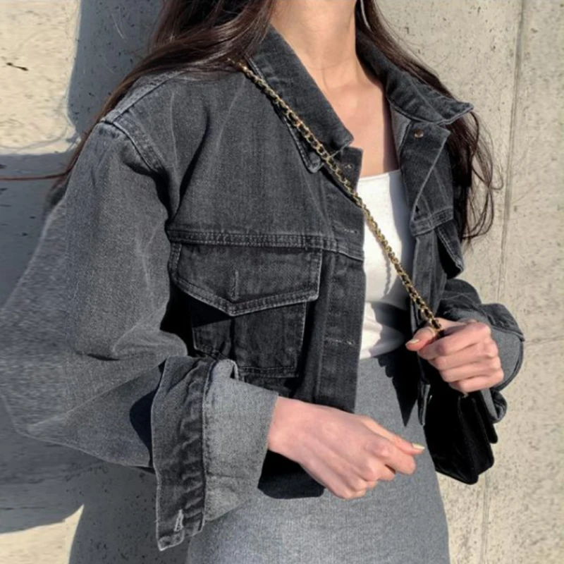 Retro Chic Short Sleeveless Women's Denim Jacket with Double Pockets And Metal Single Button Loose Fit Long Sleeve Short Style