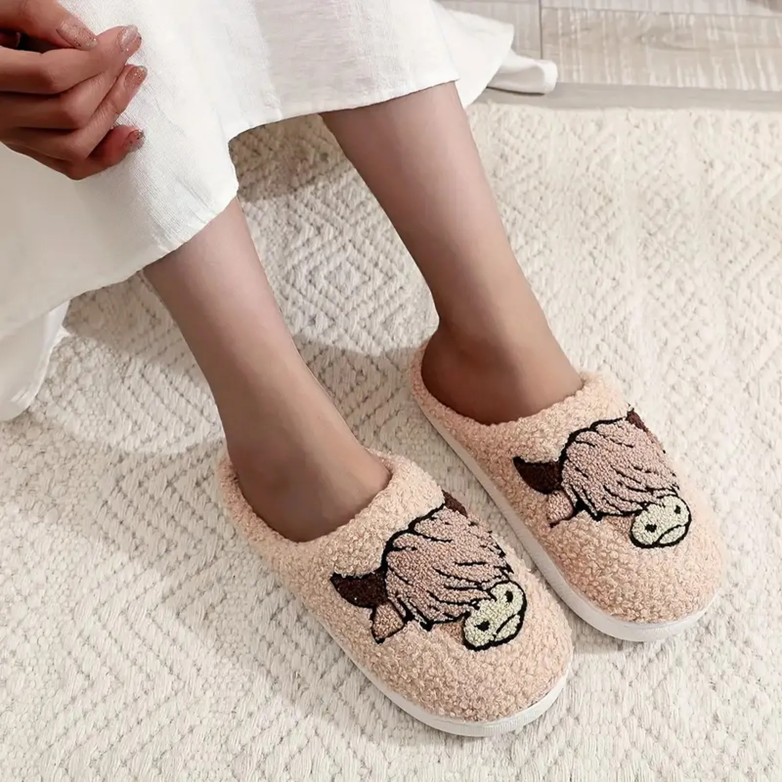 Women's Cartoon Cute Cow House Slippers Plush Home Slipper Girls Slippers Kawaii Flat Cartoon Couples Slides Shoes Winter Autumn