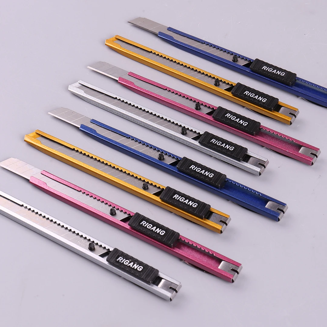 4 pezzi taglierina a scatola retrattile lama da 9 mm coltello multiuso in acciaio al carbonio design autobloccante utensili da taglio per modello di aeroplano piccolo