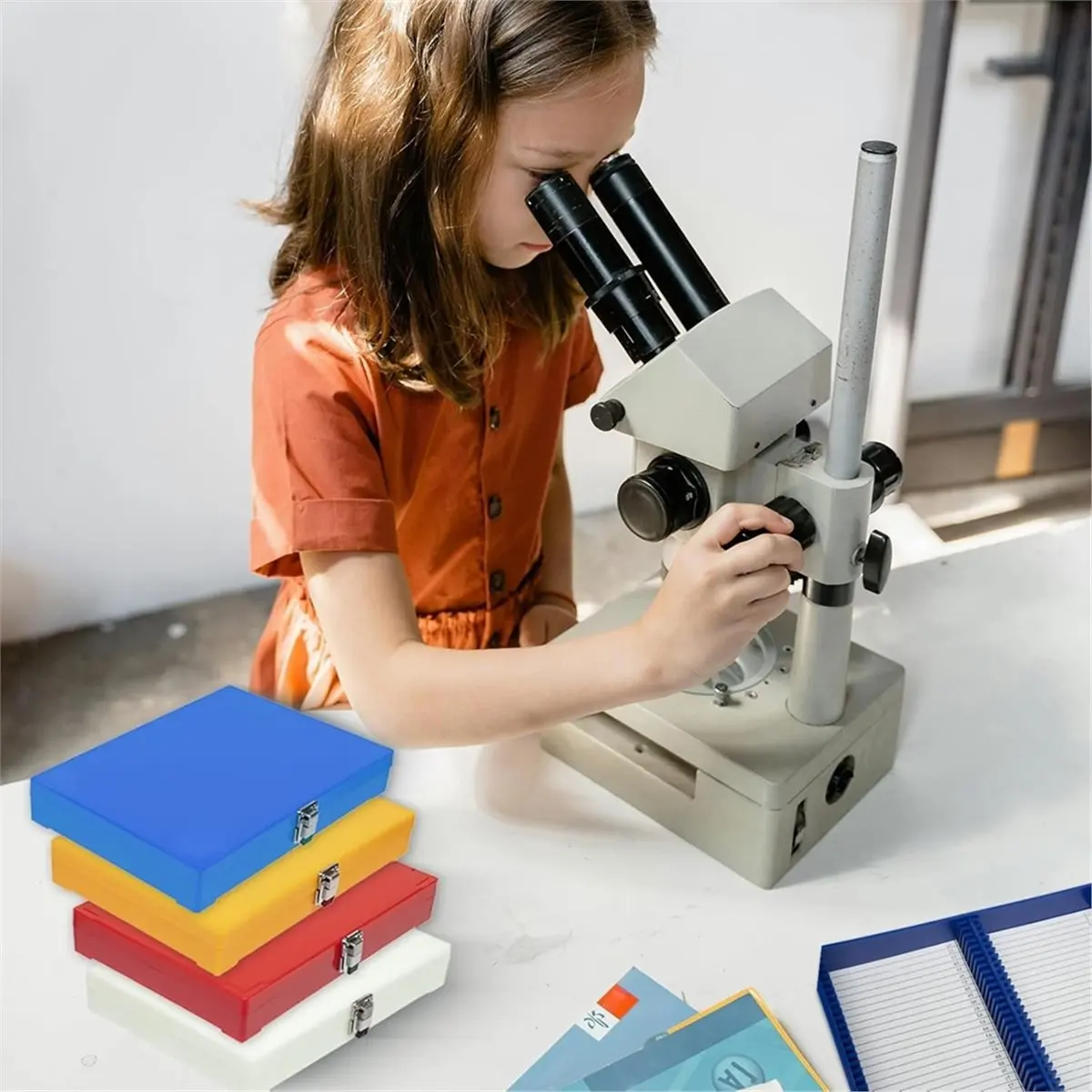 5 قطع صندوق منزلق للمجهر، حامل منزلق للمجهر البلاستيكي 100 مكان مع قفل بمزلاج لـ 1 × 3 بوصة (25 مم × 75 مم) منزلق صغير