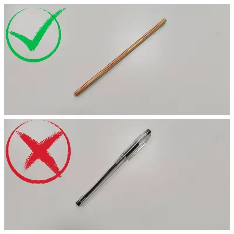 2pcs random Wooden Pencil Bookmark & Pen Holder – Plastic Clip Marks Pages, Convenient for Reading Journaling