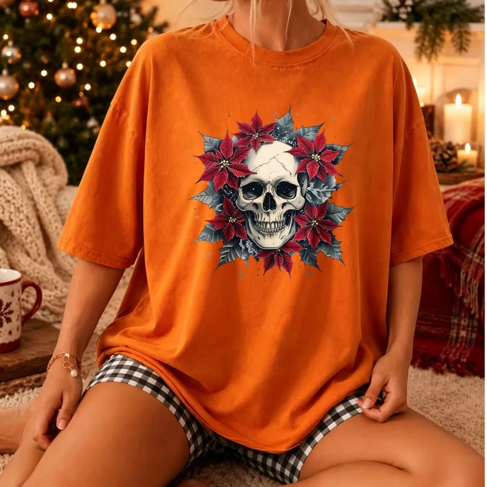 Gothic Christmas Skull Poinsettia Graphic T‑Shirt Dark Xmas Red Poinsettia Flower Holly Leaf Snowflake Spooky Winter Holiday Top