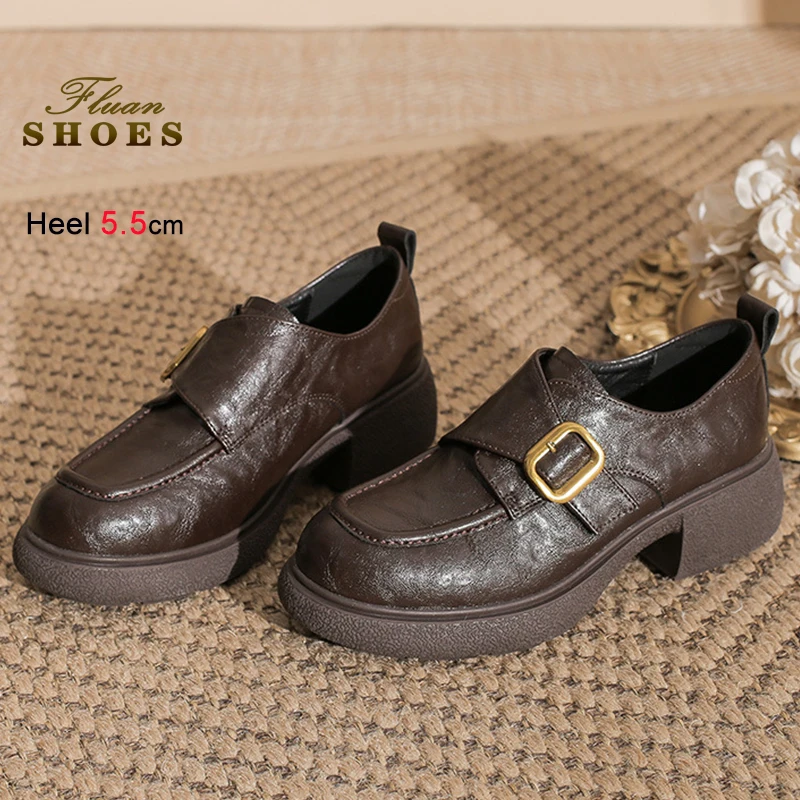 

2026 весенне-осенняя коричневая женская обувь на толстом высоком каблуке 5,5 см, женские туфли-лодочки с круглым носком и пряжкой на ремне, модная обувь из натуральной кожи